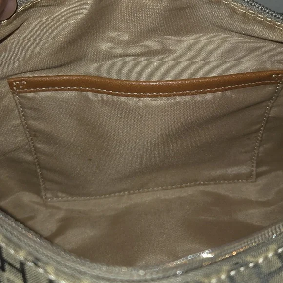 Nine West Barrel Purse - Picture 12 of 13